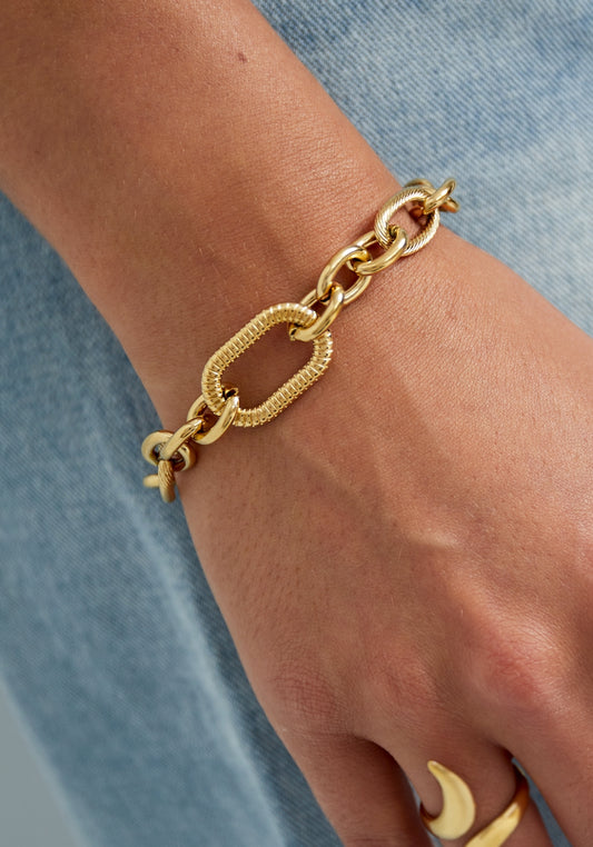 Bold link chain armband